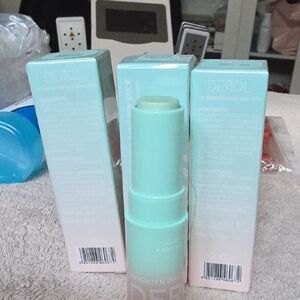 Mint Green Brighten Daily Balm Stick